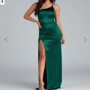 Windsor Rhiannon Hunter Green Satin Formal Dress/Gown Small